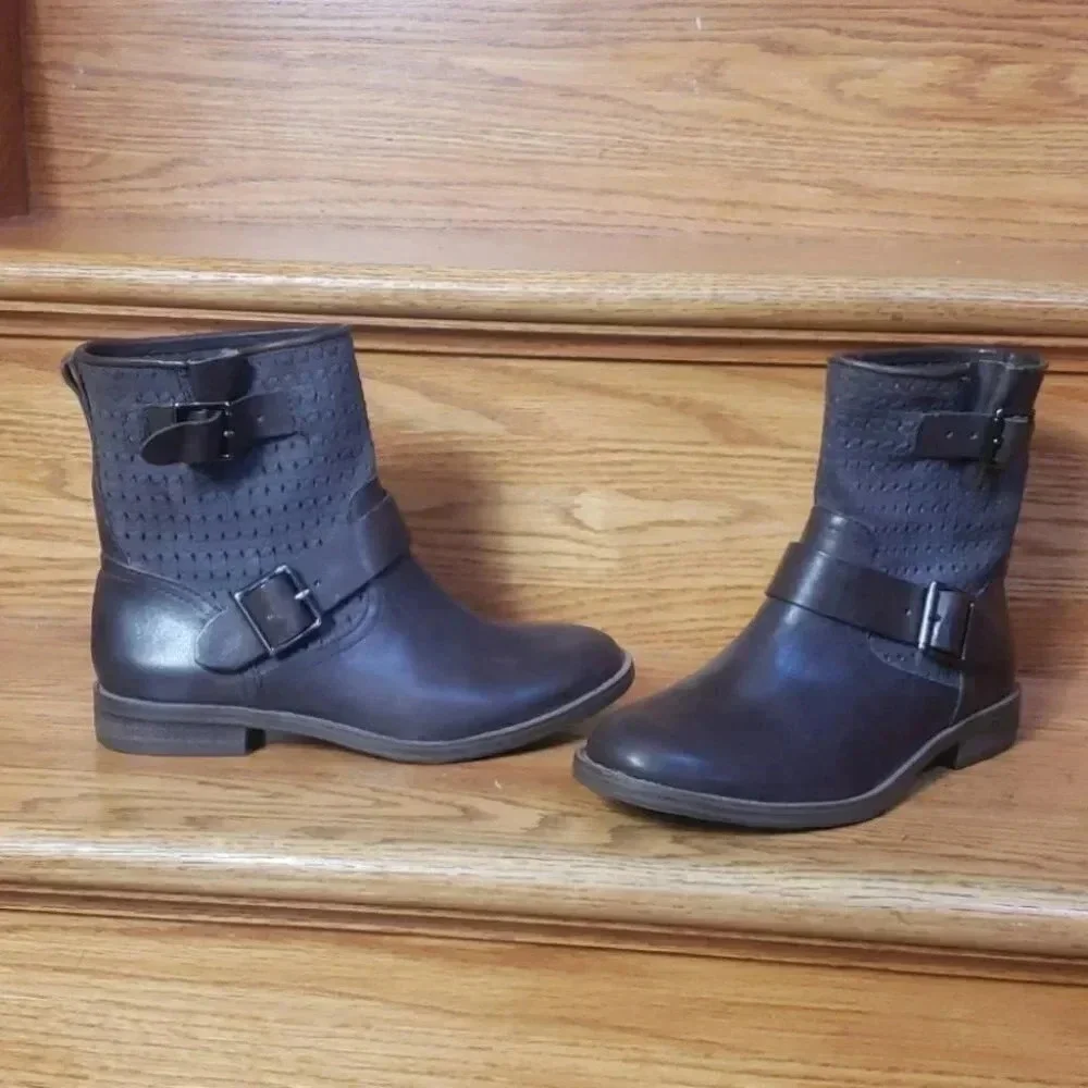 Vince Camuto Cahya 6M‎ brown leather woven ankle boots